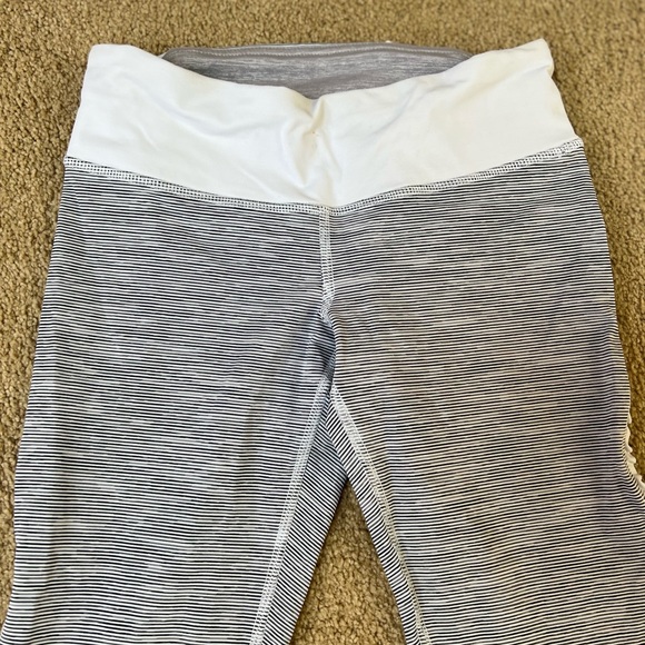 Lululemon Run: Fast And Free Crop
Wee Are From Space  / White / Metallic Silver - Picture 10 of 11